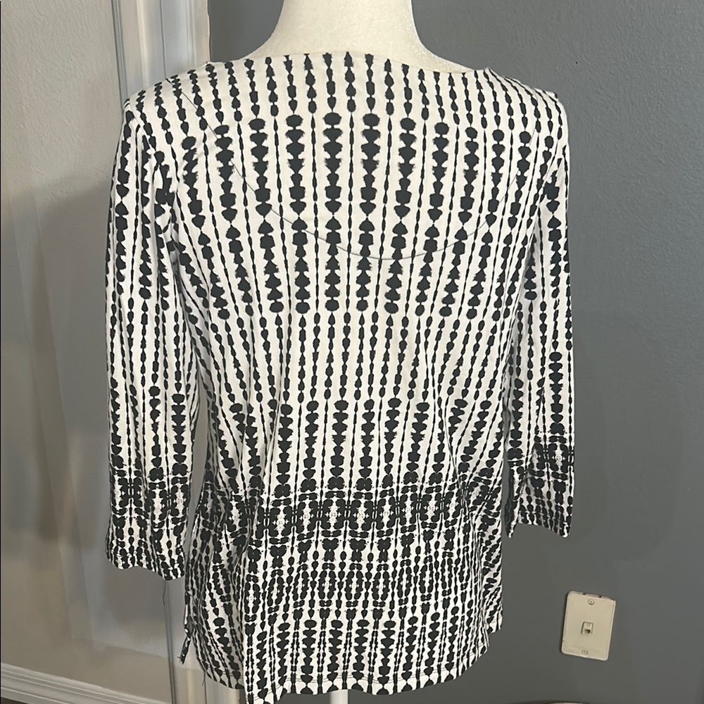Ruby Rd. Black and White Patterned Blouse - Picture 2 of 2